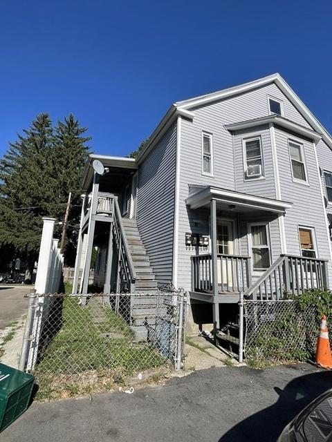 8 Meade St, Worcester, MA 01610 photo 2