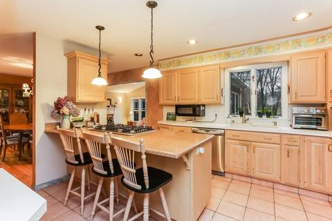 101 Pinecrest Dr, Springfield, MA 01118 photo 11