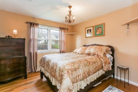 101 Pinecrest Dr, Springfield, MA 01118 photo 21