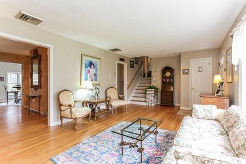 101 Pinecrest Dr, Springfield, MA 01118 photo 5