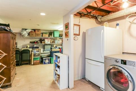 101 Pinecrest Dr, Springfield, MA 01118 photo 24