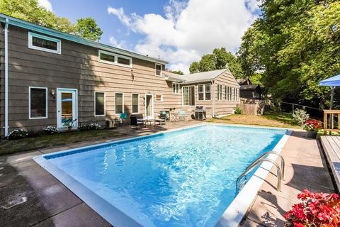 101 Pinecrest Dr, Springfield, MA 01118 photo 27