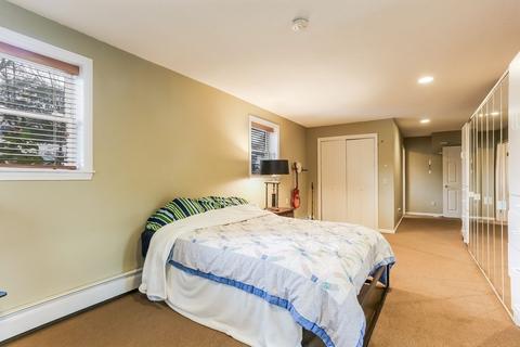 101 Pinecrest Dr, Springfield, MA 01118 photo 16