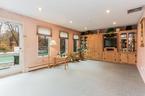 101 Pinecrest Dr, Springfield, MA 01118 photo 13
