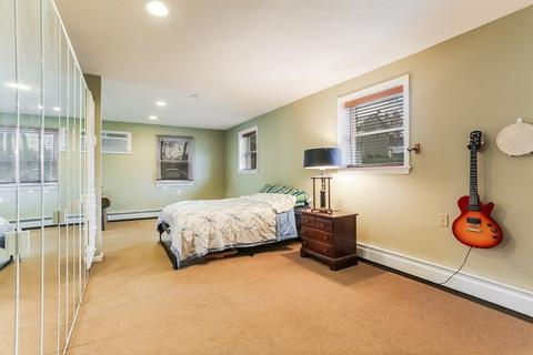 101 Pinecrest Dr, Springfield, MA 01118 photo 17