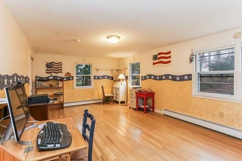 101 Pinecrest Dr, Springfield, MA 01118 photo 22