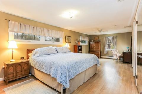 101 Pinecrest Dr, Springfield, MA 01118 photo 18