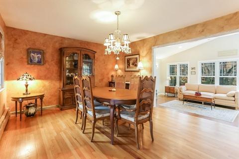 101 Pinecrest Dr, Springfield, MA 01118 photo 7