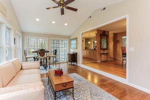 101 Pinecrest Dr, Springfield, MA 01118 photo 9