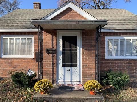 44 Ellsworth Ave, Springfield, MA 01118 photo 2