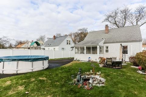 23 Campechi St, Springfield, MA 01104 photo 4