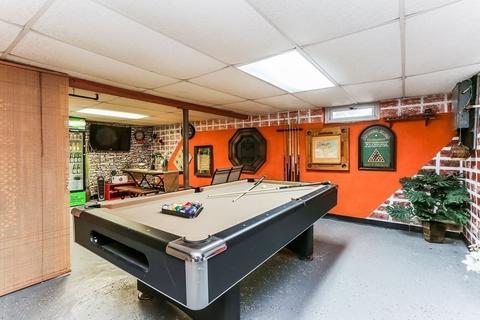 23 Campechi St, Springfield, MA 01104 photo 32