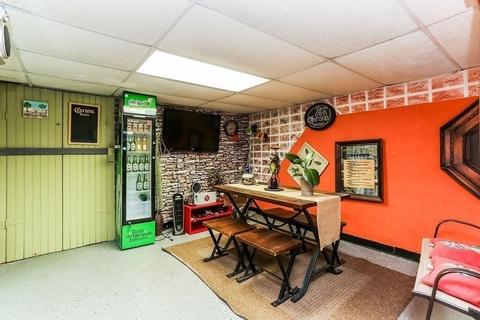 23 Campechi St, Springfield, MA 01104 photo 28
