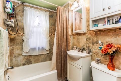 23 Campechi St, Springfield, MA 01104 photo 16