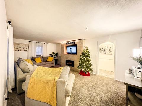 1023 Allen St, Springfield, MA 01118 photo 11