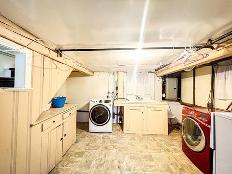 1023 Allen St, Springfield, MA 01118 photo 18
