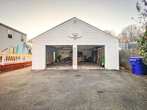 1023 Allen St, Springfield, MA 01118 photo 6
