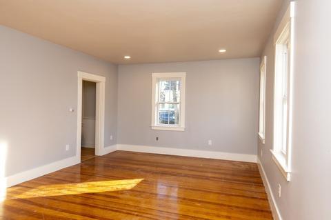 2 Burnside St, Maynard, MA 01754 photo 8