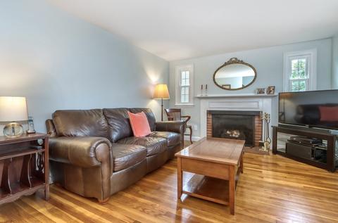 17 Ledgewood Rd, Dedham, MA 02026 photo 5