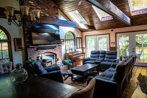 1 Spring St, Spencer, MA 01562 photo 5
