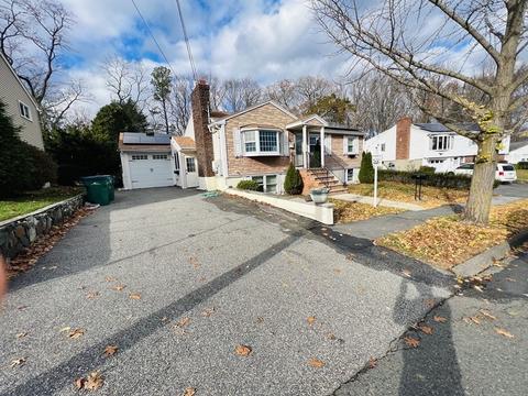100 Spring View Dr, Lynn, MA 01904 photo 3