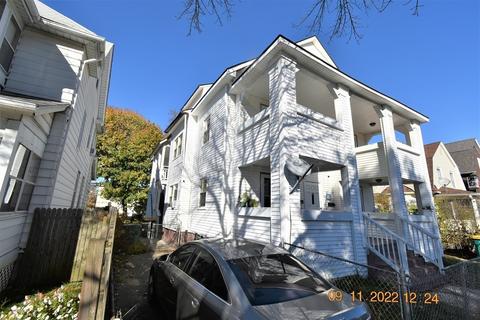 38 Johnson St, Springfield, MA 01108 photo 3