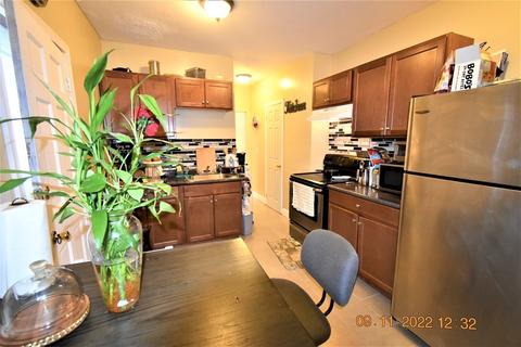 38 Johnson St, Springfield, MA 01108 photo 8