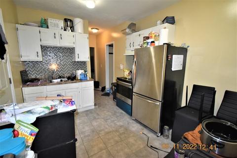 38 Johnson St, Springfield, MA 01108 photo 16