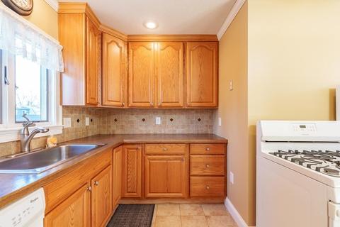127 Webber St, Springfield, MA 01108 photo 15