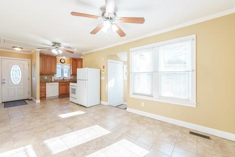 127 Webber St, Springfield, MA 01108 photo 3