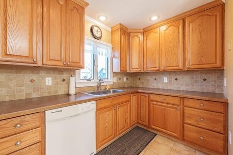 127 Webber St, Springfield, MA 01108 photo 4