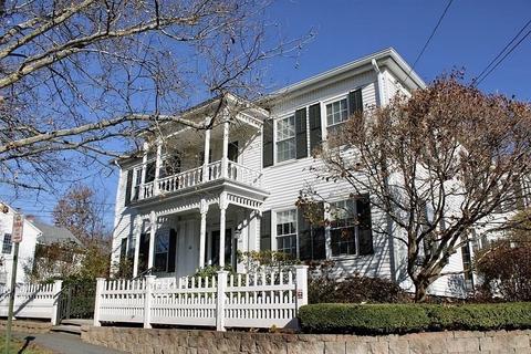 62 Hawley St #B, Northampton, MA 01060