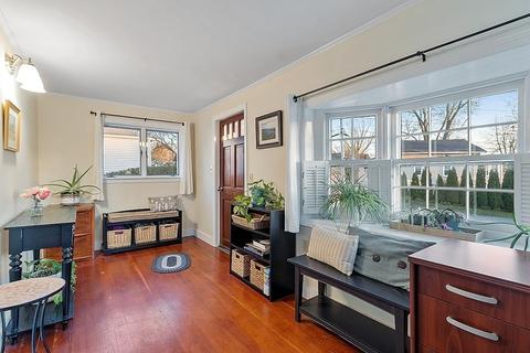 2 Shortell Ave, Beverly, MA 01915 photo 4