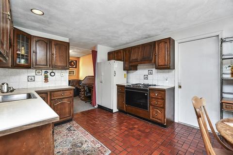 18 Barbara Ln, Reading, MA 01867 photo 8