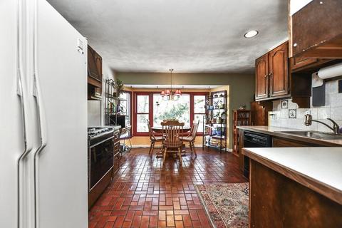 18 Barbara Ln, Reading, MA 01867 photo 10