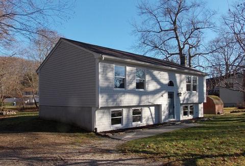36 Wakefield Ave, Webster, MA 01570 photo 4