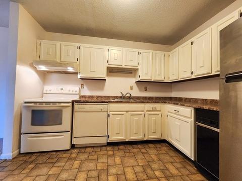 4700 N Main St #1A, Fall River, MA 02720 photo 10