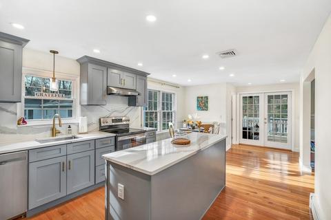 1 Laurel Ct, Acton, MA 01720 photo 3