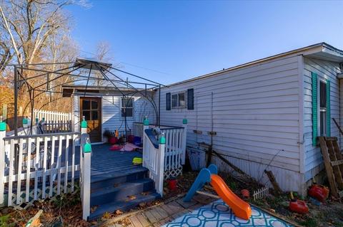 4 3rd Ave, Ware, MA 01082 photo 19