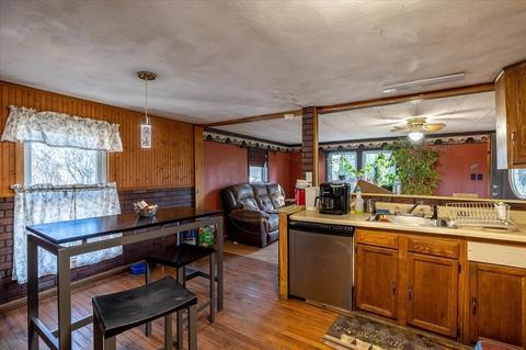 4 3rd Ave, Ware, MA 01082 photo 5