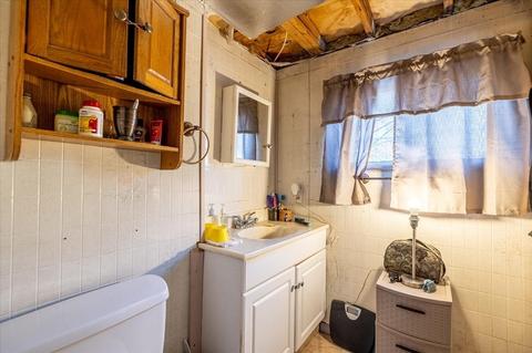 4 3rd Ave, Ware, MA 01082 photo 10
