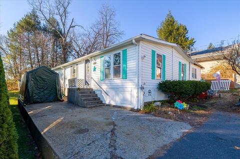 4 3rd Ave, Ware, MA 01082 photo 1