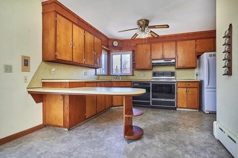10 Alden St, Easthampton, MA 01027 photo 4