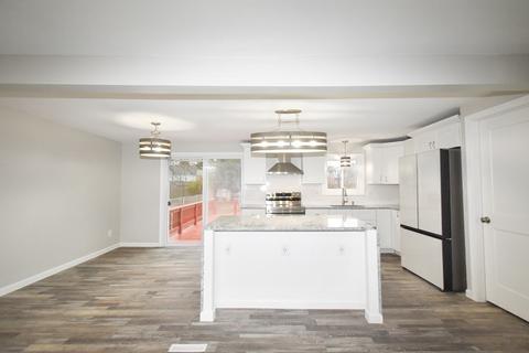 1094 Sumner Ave, Springfield, MA 01118 photo 8
