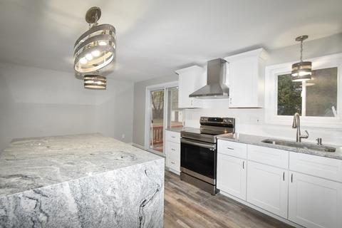 1094 Sumner Ave, Springfield, MA 01118 photo 6