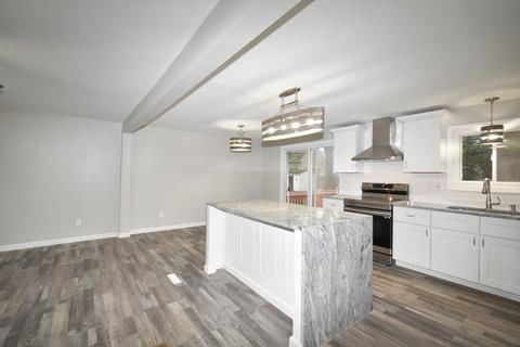 1094 Sumner Ave, Springfield, MA 01118 photo 7