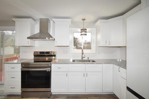 1094 Sumner Ave, Springfield, MA 01118 photo 5