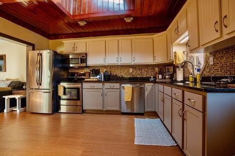 9 Whitcomb St, Webster, MA 01570 photo 2