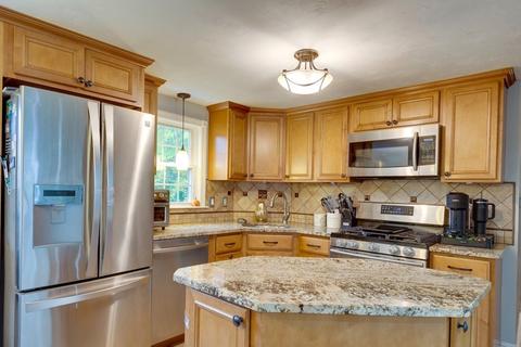 39 Michael Rd, Dedham, MA 02026 photo 6