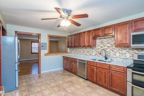 44 Colonial Cir #B, Chicopee, MA 01020 photo 6